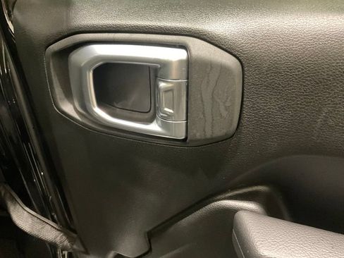Used 2025 Jeep Gladiator Sport AWD/4WD image 14