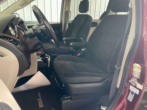 Used 2017 Dodge Grand Caravan SE w/ Power Window Group FWD image 17