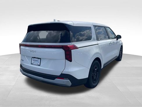 Used 2025 Kia Carnival FWD image 5