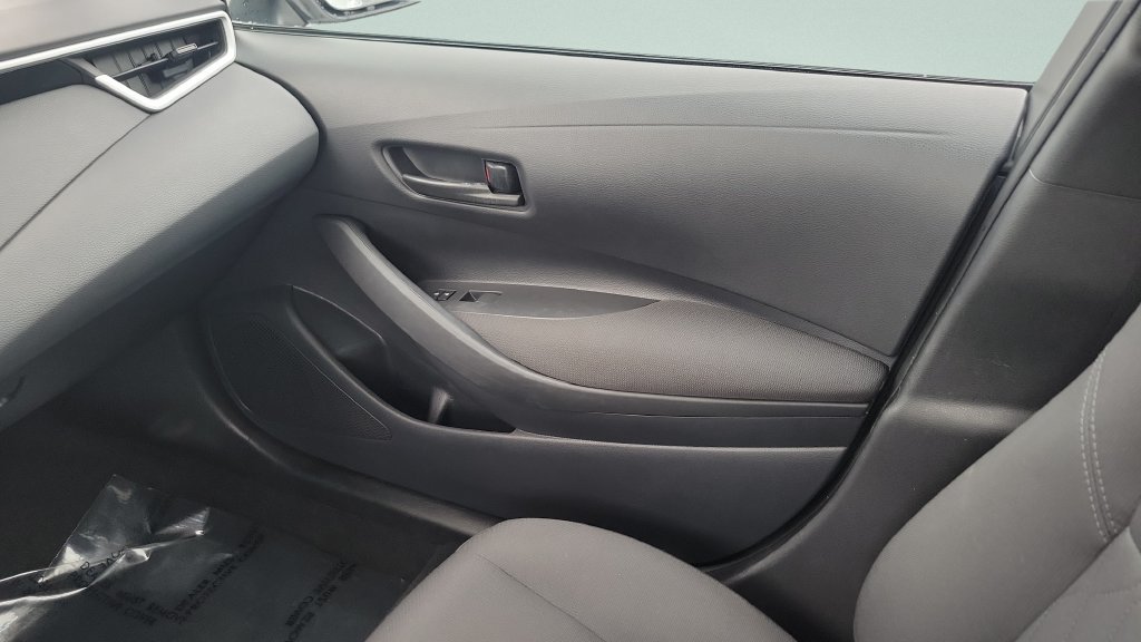 Used 2025 Toyota Corolla LE FWD image 13