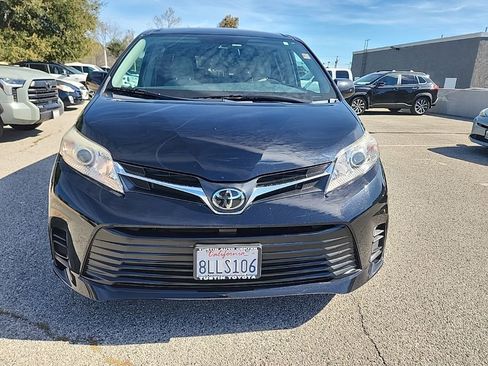 Used 2019 Toyota Sienna LE image 8