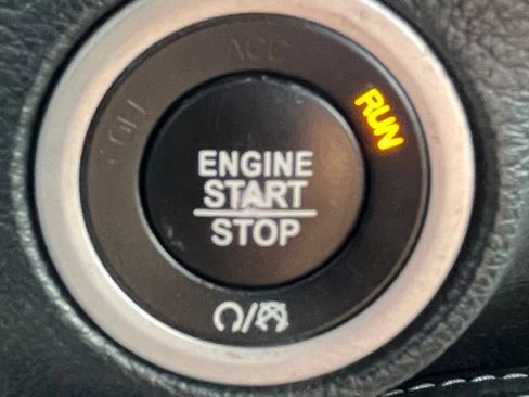 Used 2017 Dodge Challenger SXT RWD image 22