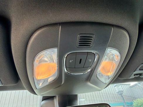 Used 2023 Jeep Compass Latitude AWD/4WD image 15