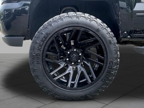 Used 2017 Chevrolet Silverado 1500 LT w/ All Star Edition AWD/4WD image 11