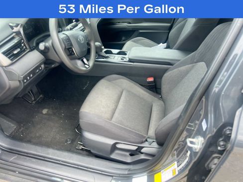Used 2025 Toyota Camry LE FWD image 12