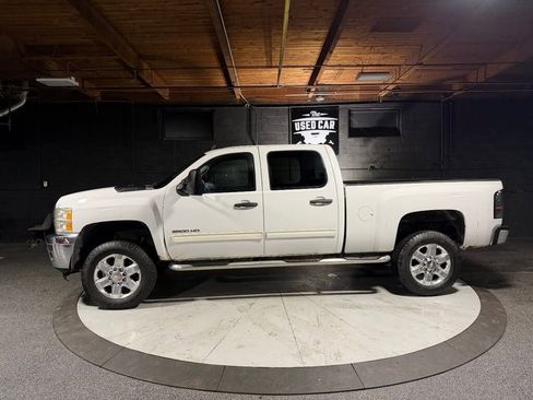 Used 2014 Chevrolet Silverado 2500 LT w/ Interior Plus Package AWD/4WD image 2