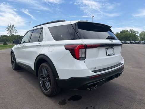 Used 2025 Ford Explorer ST AWD/4WD image 14