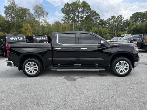 Used 2022 Chevrolet Silverado 1500 LTZ w/ Technology Package AWD/4WD image 9