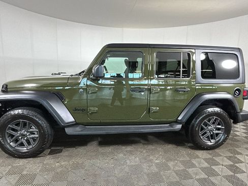 Used 2024 Jeep Wrangler Unlimited Sport AWD/4WD image 7