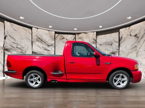 Used 2000 Ford F150 Lightning RWD image 4