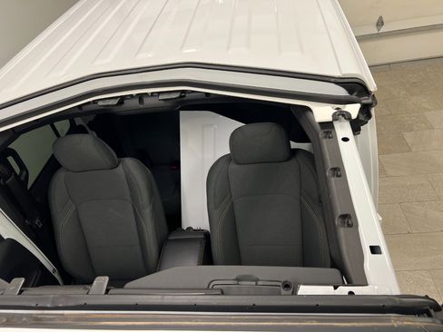 Used 2025 Jeep Wrangler Unlimited Sahara image 63