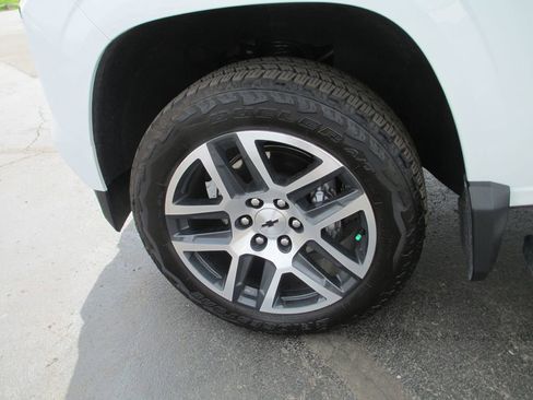 Used 2024 Chevrolet Colorado Z71 w/ Z71 Convenience Package 2 image 15