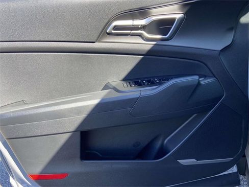 New 2026 Kia Sportage S image 12