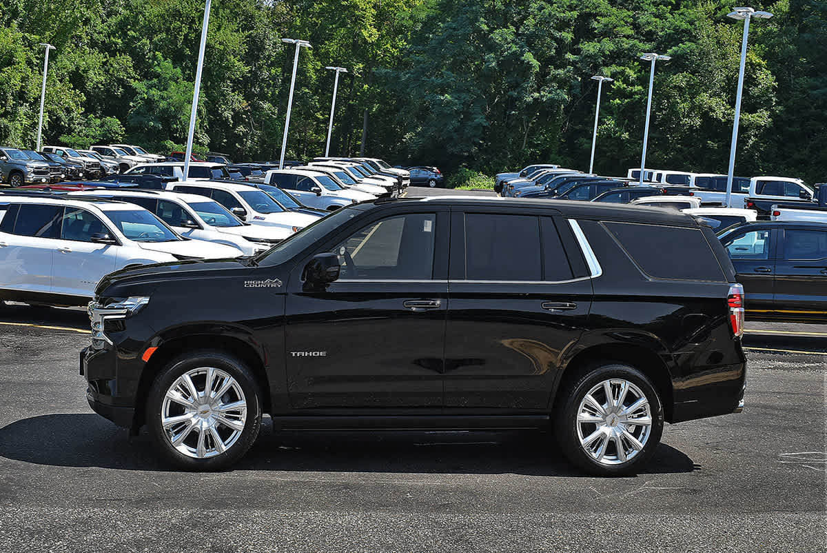 Used 2023 Chevrolet Tahoe High Country w/ Premium Package 2 AWD/4WD image 4