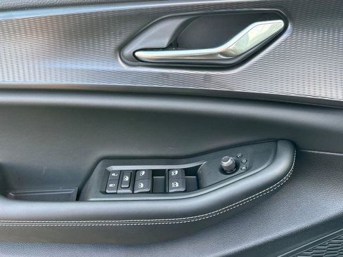 New 2025 Jeep Grand Cherokee Altitude image 11