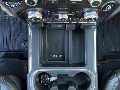 Used 2019 GMC Sierra 1500 SLT w/ SLT Premium Plus Package image 26