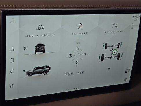 Used 2025 Land Rover Defender 110 S image 34