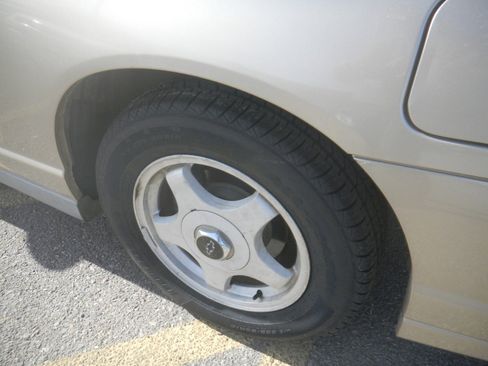 Used 2005 Chevrolet Monte Carlo LS w/ Preferred Equipment Group image 21