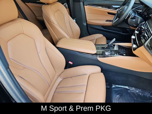 Used 2019 BMW 540i w/ M Sport Package RWD image 18