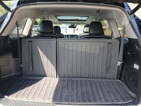 Used 2018 Toyota Highlander Limited Platinum image 9