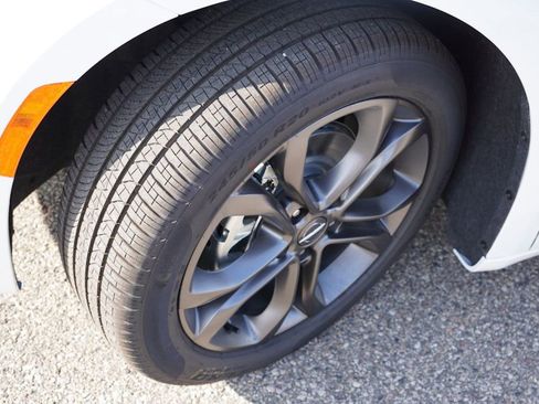 New 2026 Chrysler Pacifica Select image 9