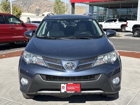 Used 2013 Toyota RAV4 XLE FWD image 3