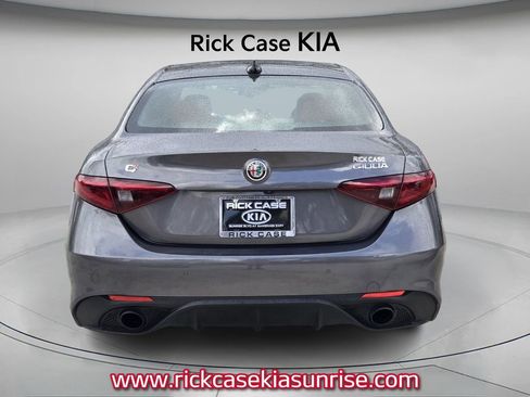 Used 2022 Alfa Romeo Giulia Veloce RWD image 5