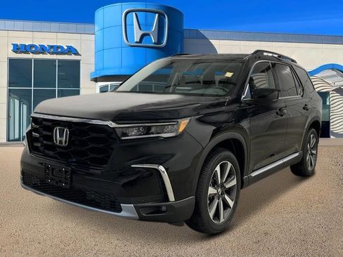 New 2025 Honda Pilot Touring image 2