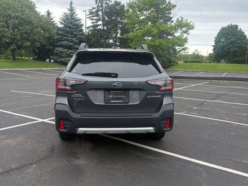 Used 2022 Subaru Outback Limited AWD/4WD image 3