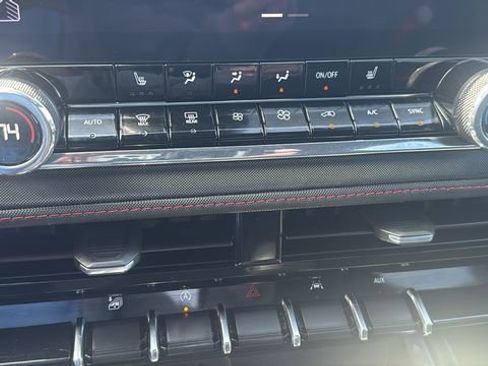 Used 2025 Chevrolet Colorado Z71 w/ Midnight Edition image 21