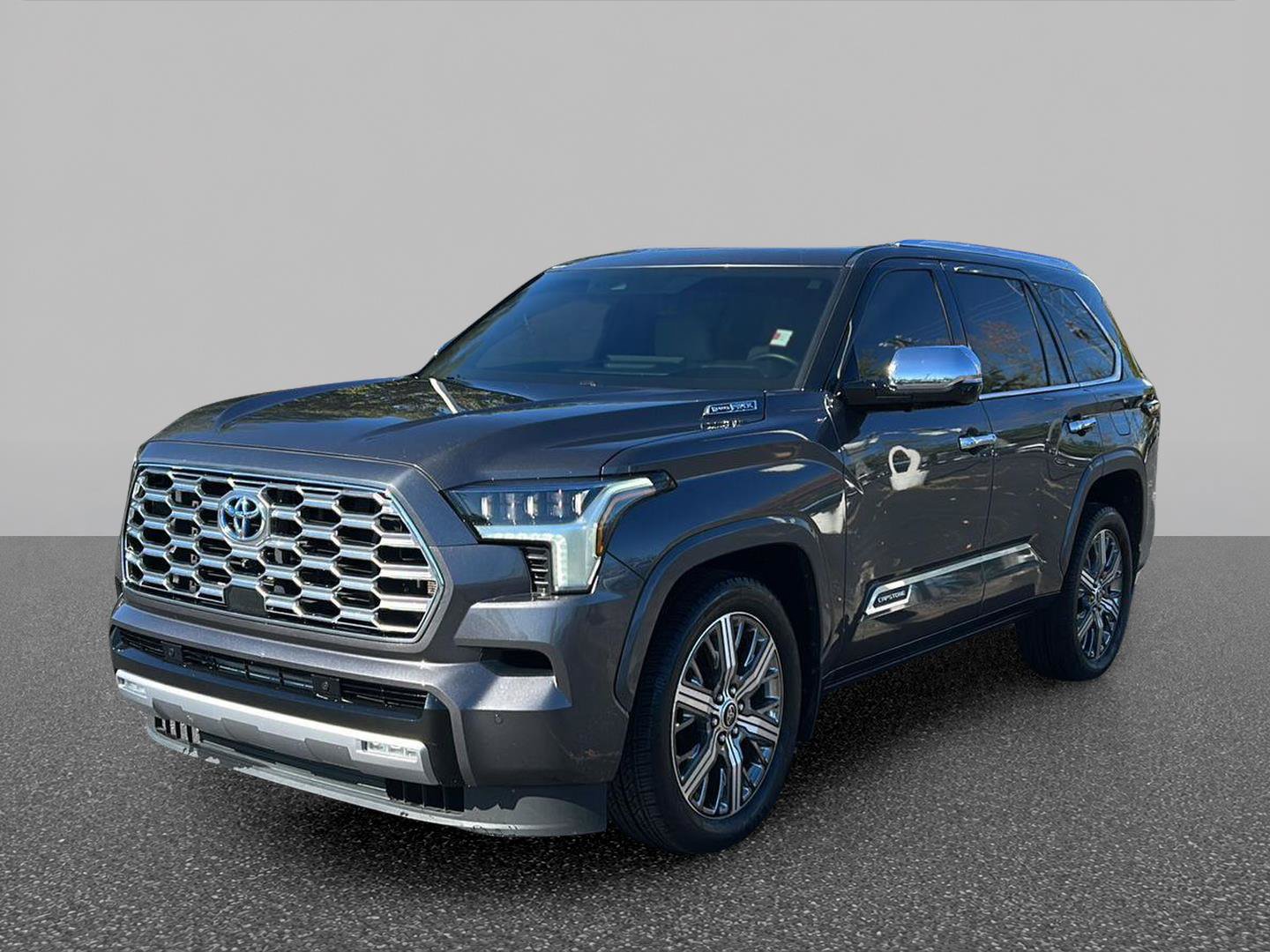 Used 2023 Toyota Sequoia Capstone AWD/4WD image 1