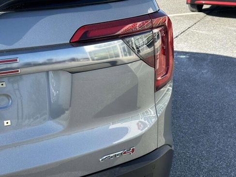 Used 2023 GMC Acadia AT4 w/ Technology Package image 6