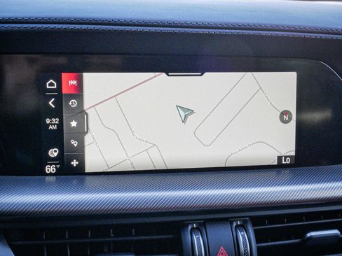 Used 2024 Alfa Romeo Stelvio Veloce image 24