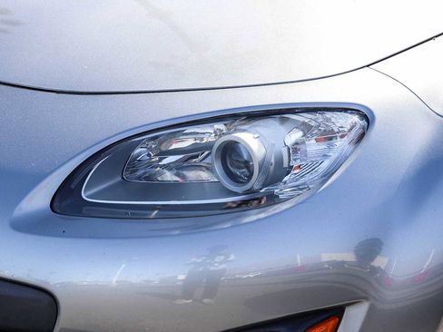 Used 2010 MAZDA MX-5 Miata Sport image 2