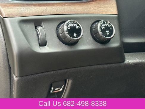 Used 2020 Cadillac Escalade Premium Luxury AWD/4WD image 23