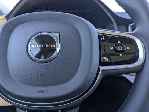 Used 2025 Volvo XC90 B6 Plus w/ Protection Package Premier image 15