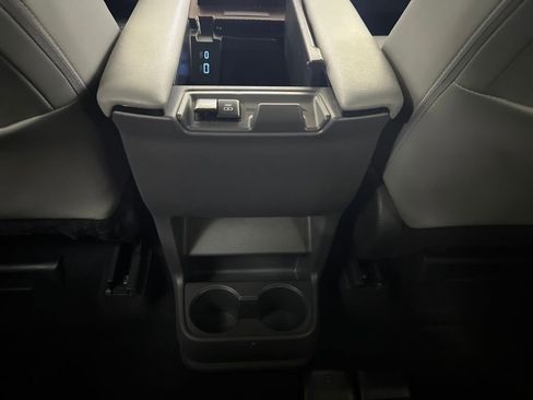 Used 2024 Toyota Sienna XLE image 29