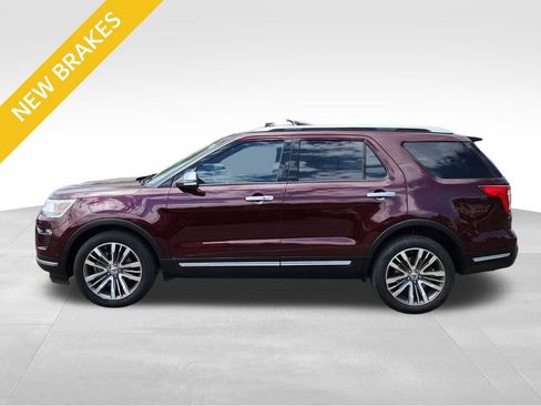 Used 2018 Ford Explorer Platinum AWD/4WD image 2