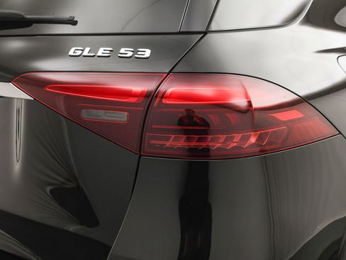 Used 2025 Mercedes-Benz GLE 53 AMG 4MATIC image 25