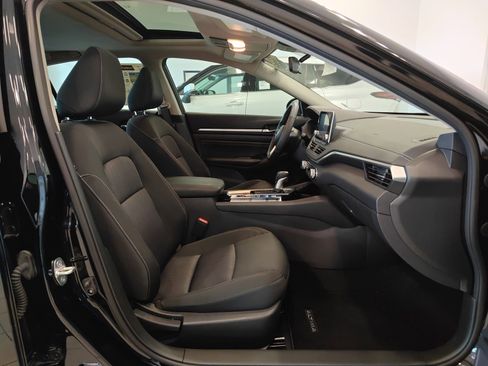 Used 2022 Nissan Altima 2.5 SV w/ SV Premium Package image 19