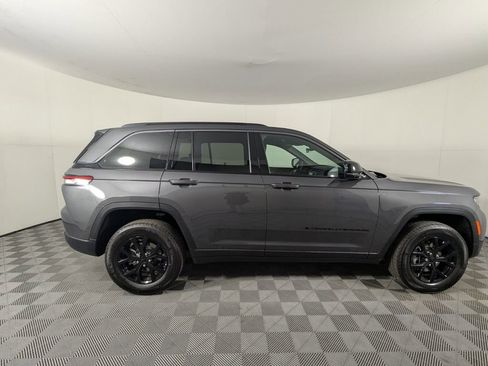 New 2026 Jeep Grand Cherokee Altitude RWD image 4