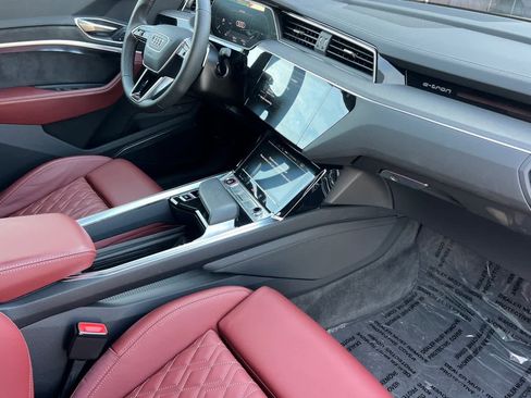 Used 2024 Audi Q8 e-tron Prestige w/ Prestige Package image 16