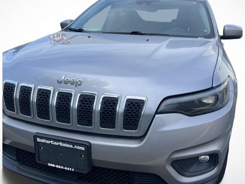 Used 2021 Jeep Cherokee Latitude Plus AWD/4WD image 2