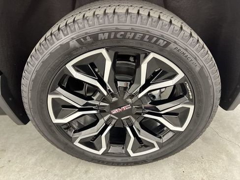 Used 2026 GMC Sierra EV Denali AWD/4WD image 33
