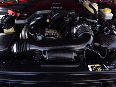 Used 2018 Jeep Wrangler Unlimited Sport S image 25