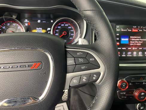 Used 2016 Dodge Charger R/T Scat Pack w/ Technology Group RWD image 19