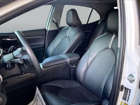 Used 2024 Toyota Camry XSE FWD image 8