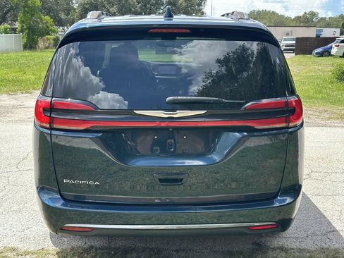 Used 2021 Chrysler Pacifica Touring-L FWD image 14