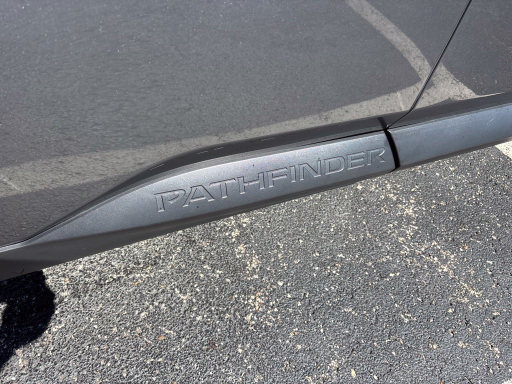 Used 2025 Nissan Pathfinder SV AWD/4WD image 11