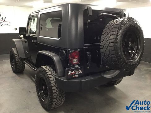 Used 2010 Jeep Wrangler Sahara w/ Dual Top Group image 7